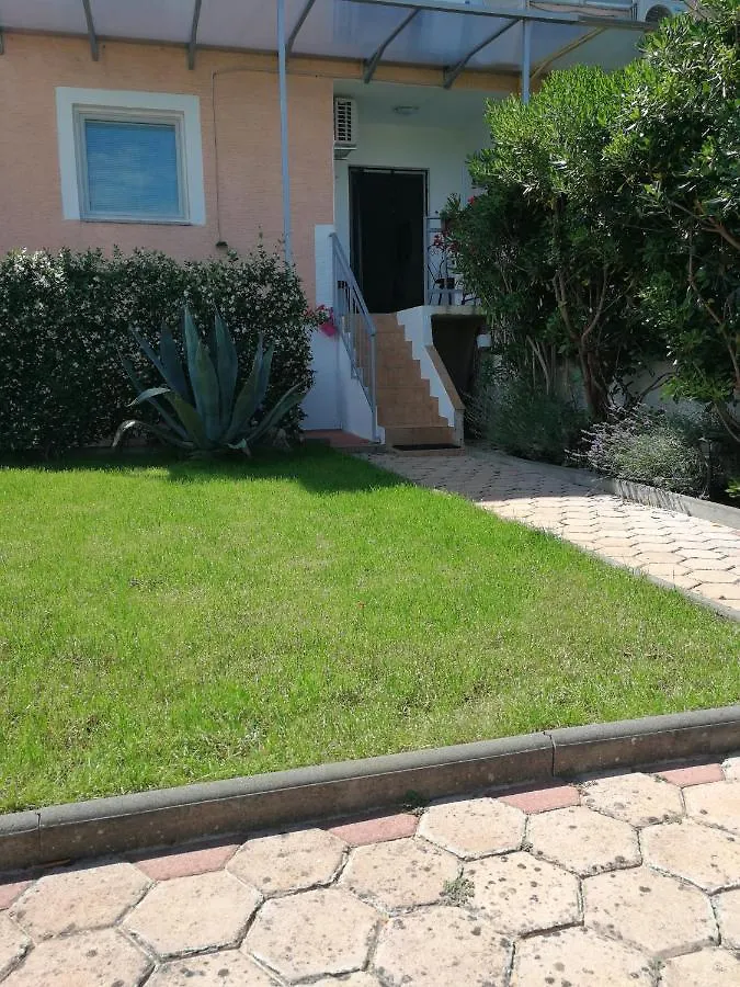 Apartment Viti With Garden And Barbecue فونتانا